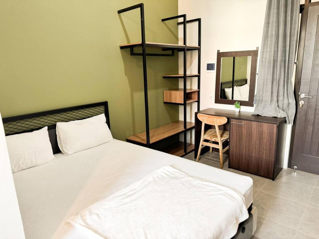 Ap Living Grand Kamala Lagoon Bekasi Esterno foto